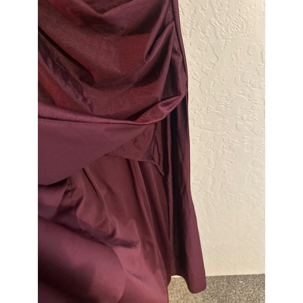 Y La Scala 90’s Burgundy Moody V Neck Spaghetti Strap Ruched Long Evening Gown - Picture 8 of 16
